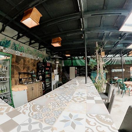 La Casa Roja Hostel Santiago Kültér fotó