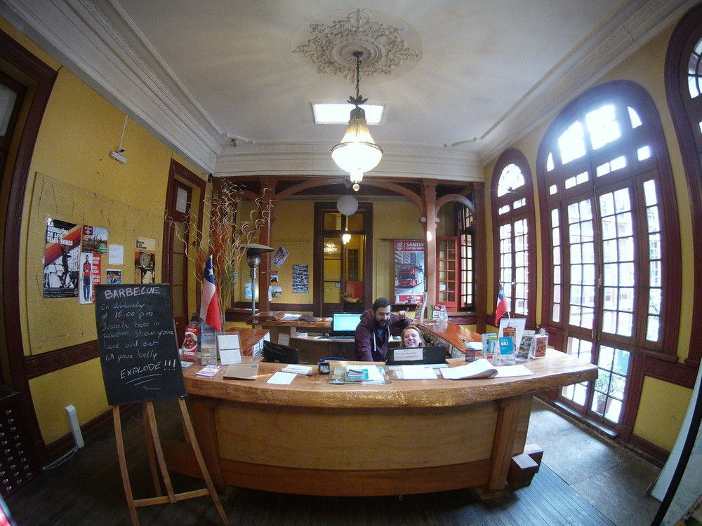 La Casa Roja Hostel Santiago Kültér fotó