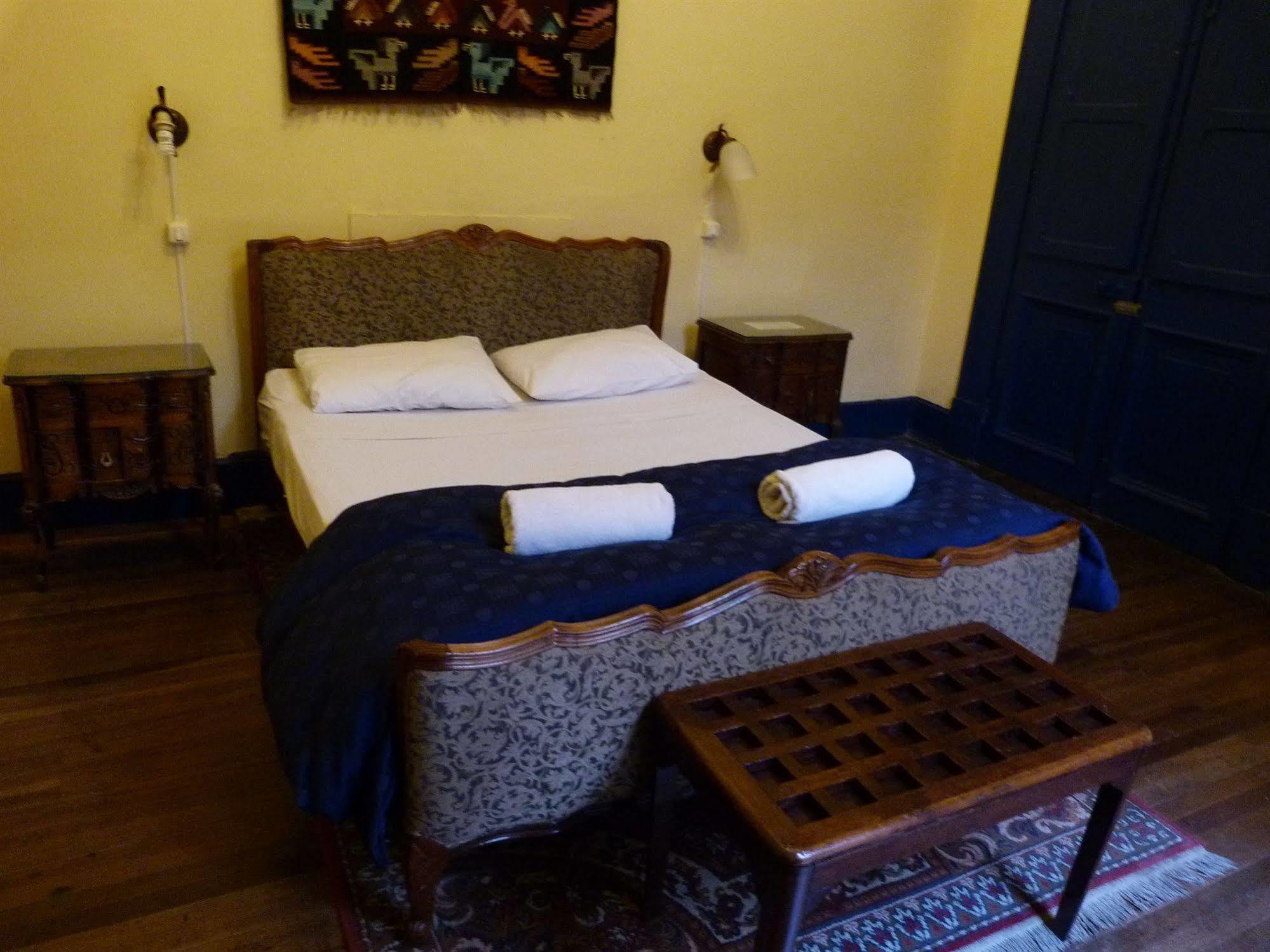 La Casa Roja Hostel Santiago Kültér fotó